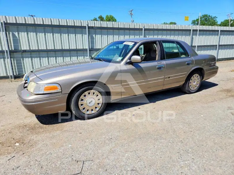 2003 Ford CROWN photo