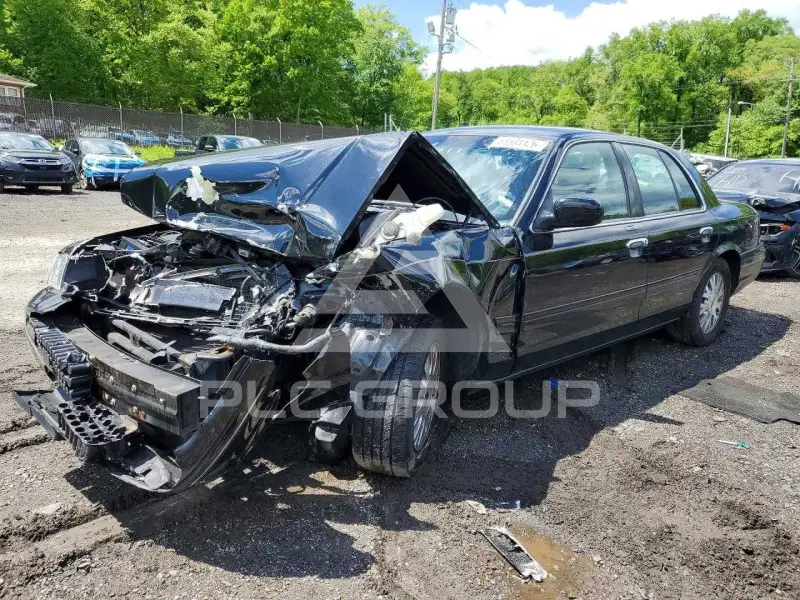 2003 Ford CROWN фото