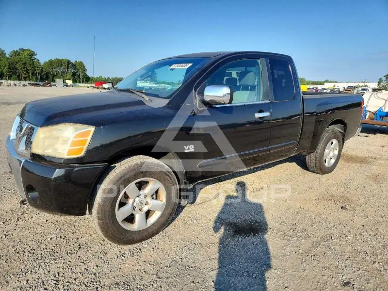 2004 Nissan TITAN photo