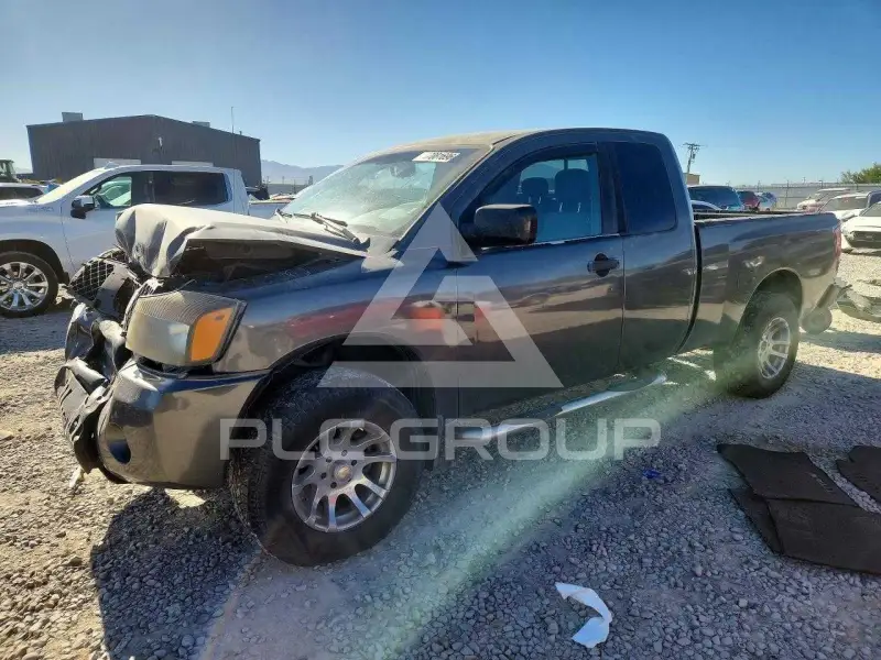 2004 Nissan TITAN фото