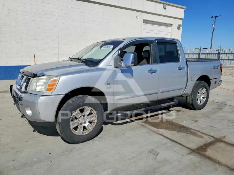 2004 Nissan TITAN photo