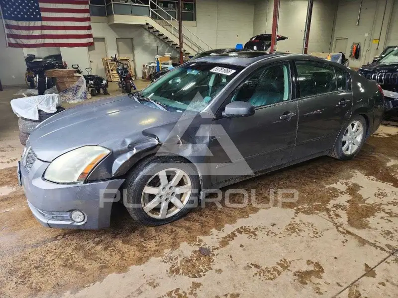 2004 Nissan MAXIMA photo