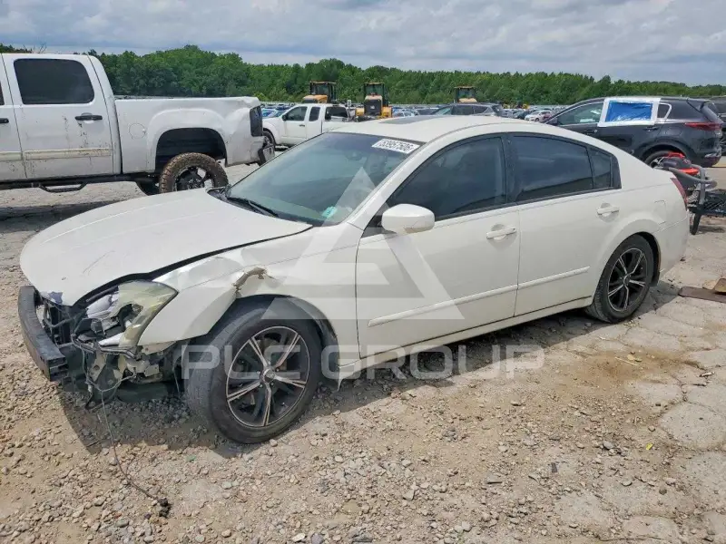 2004 Nissan MAXIMA photo