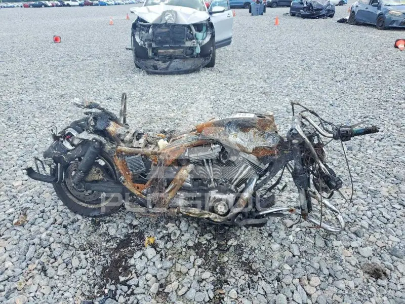 2004 Harley-Davidson FL photo