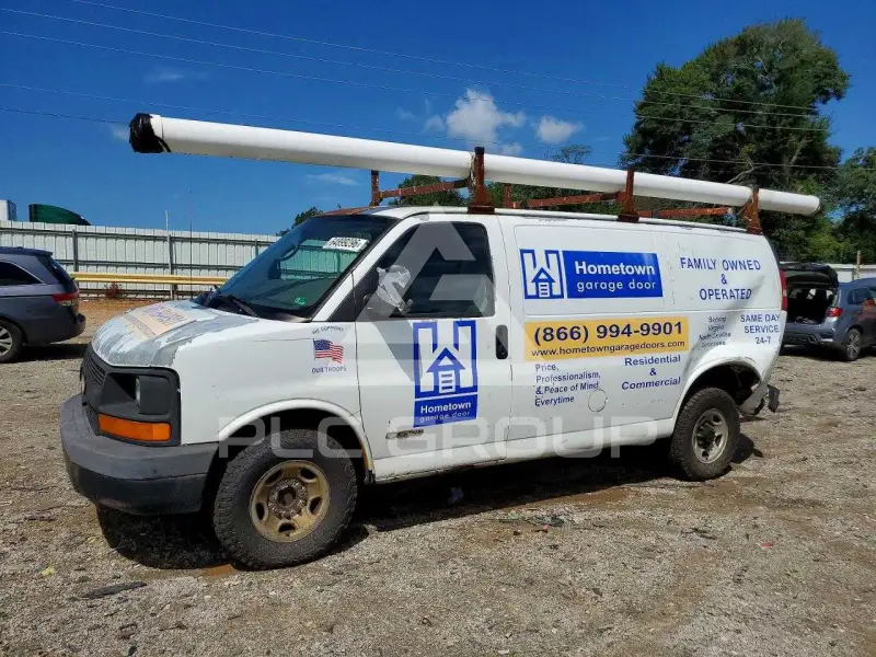 2004 Chevrolet Express photo