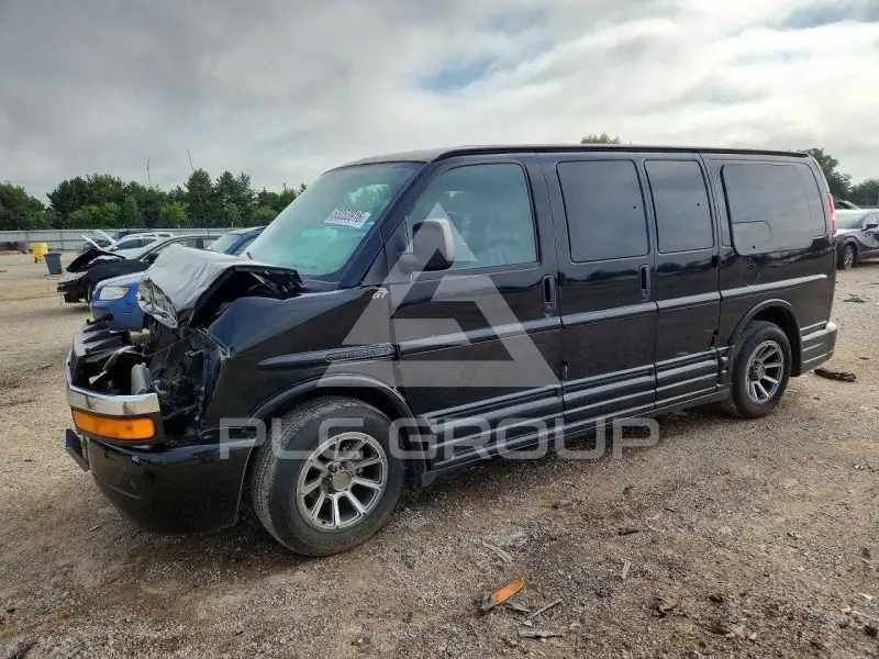 2004 Chevrolet Express photo
