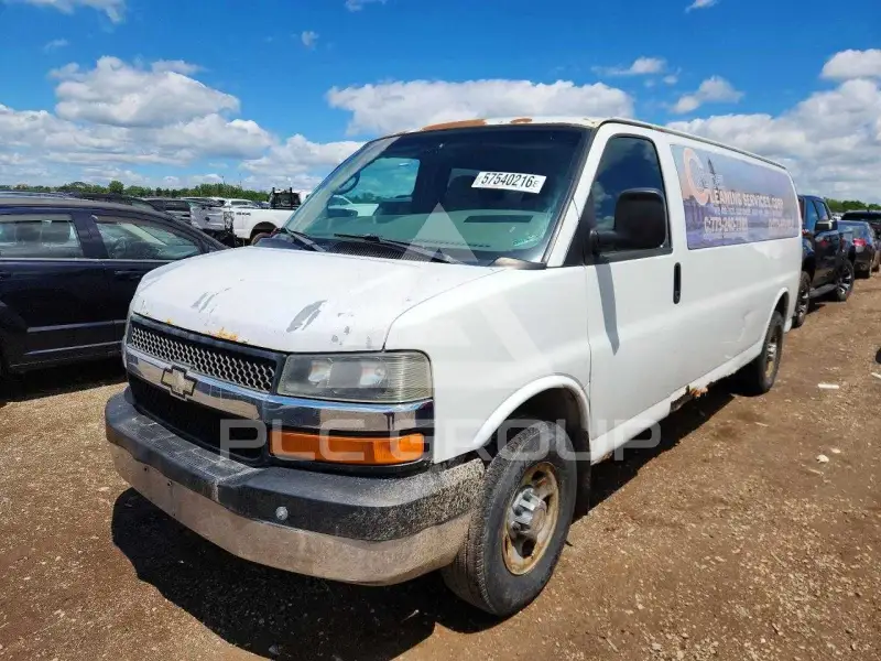 2004 Chevrolet Express photo