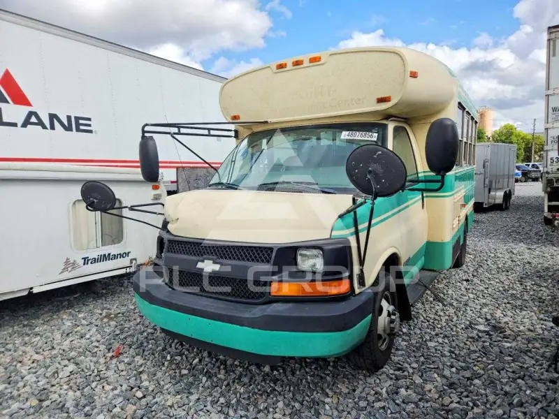2004 Chevrolet Express photo