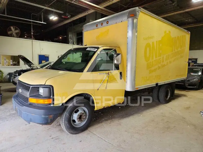 2004 Chevrolet EXPRESS photo