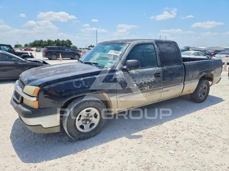 2004 Chevrolet Silverado photo