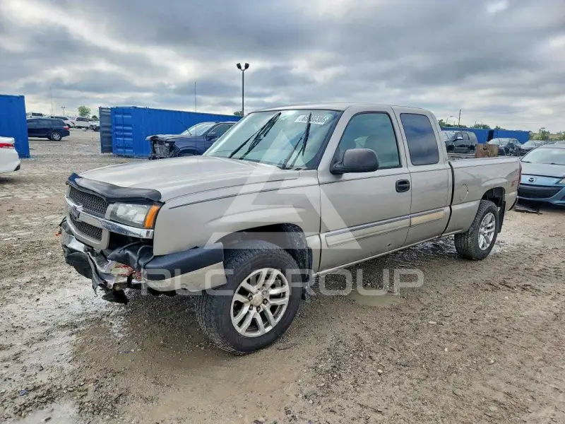 2004 Chevrolet Silverado photo