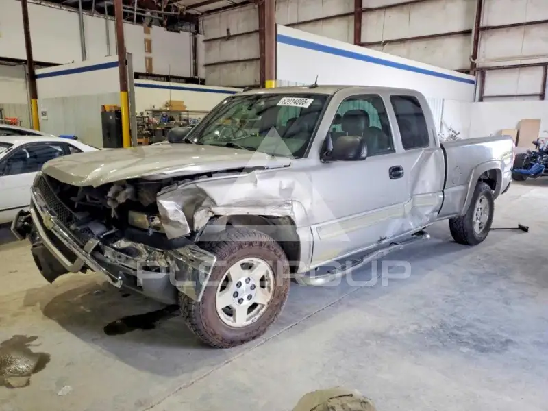 2004 Chevrolet Silverado photo