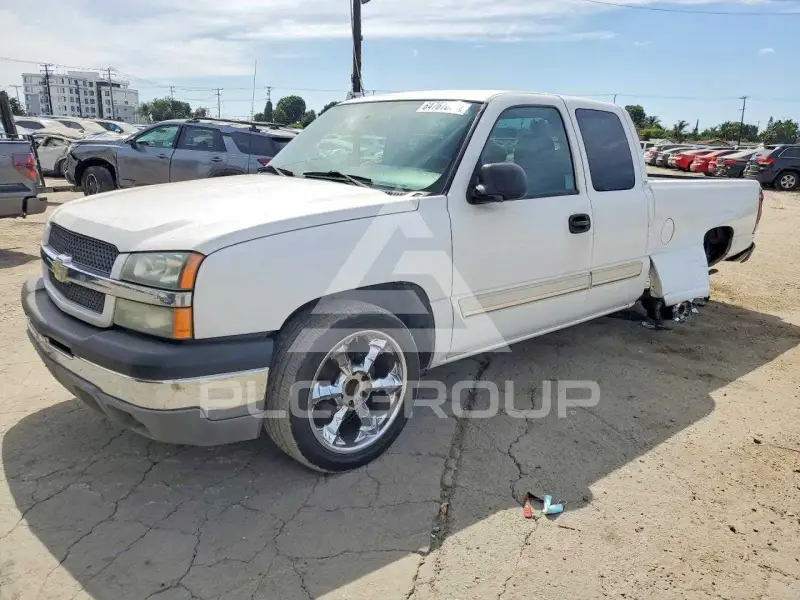 2004 Chevrolet Silverado photo