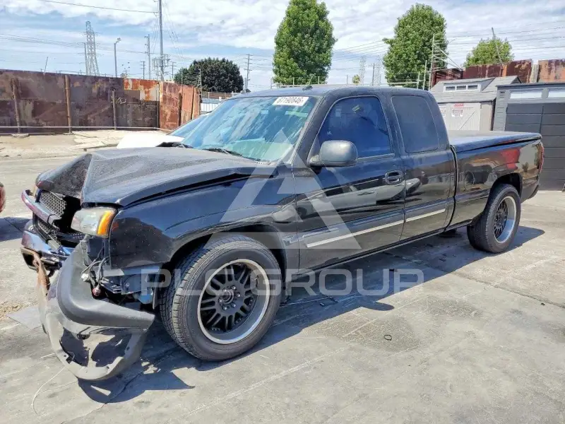 2004 Chevrolet Silverado photo