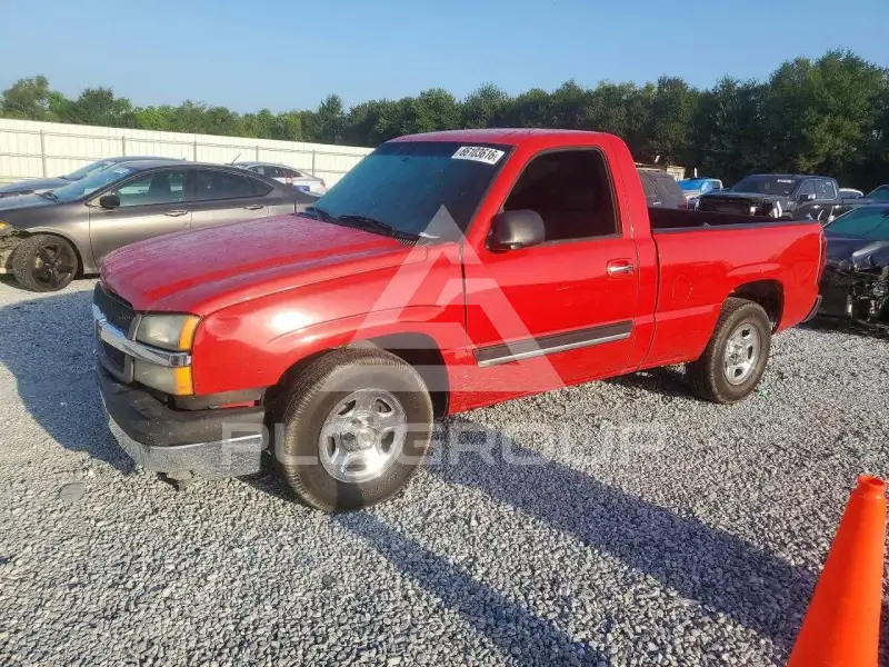 2004 Chevrolet Silverado photo