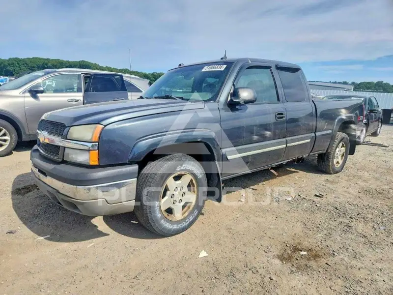 2004 Chevrolet Silverado photo