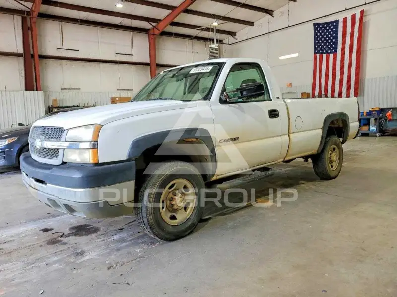 2004 Chevrolet Silverado photo