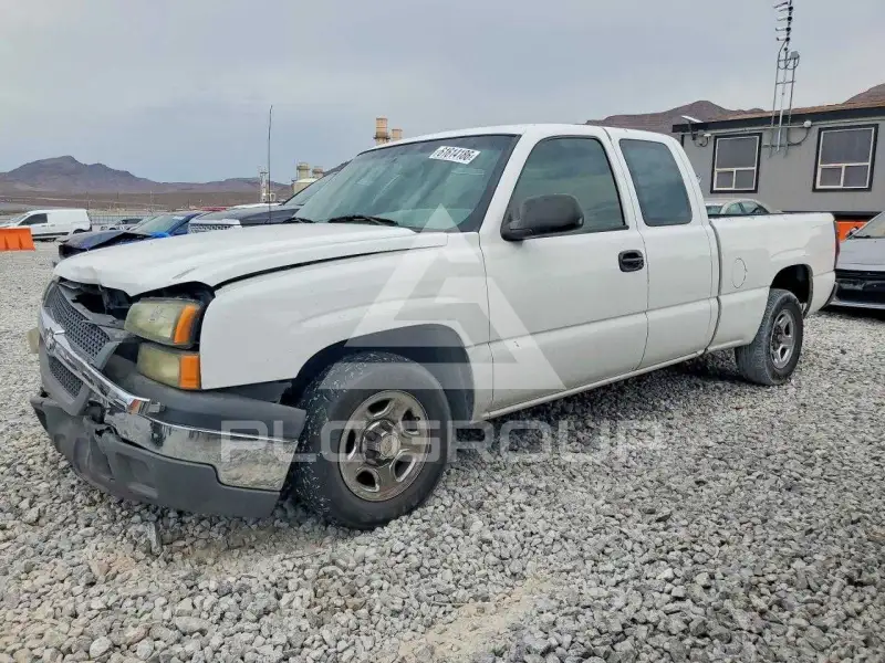 2004 Chevrolet Silverado photo