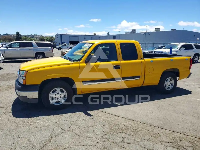 2004 Chevrolet Silverado photo