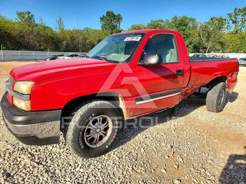 2004 Chevrolet Silverado photo
