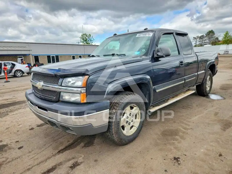2004 Chevrolet Silverado photo