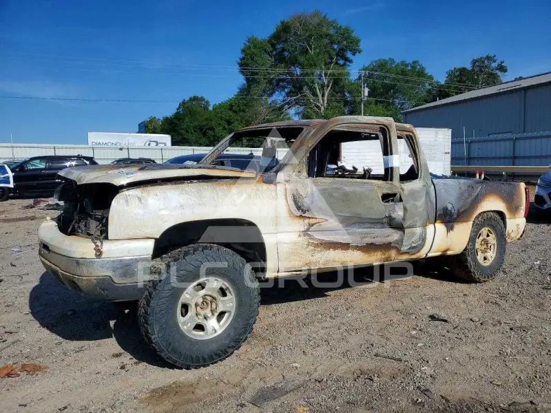 2004 Chevrolet Silverado photo