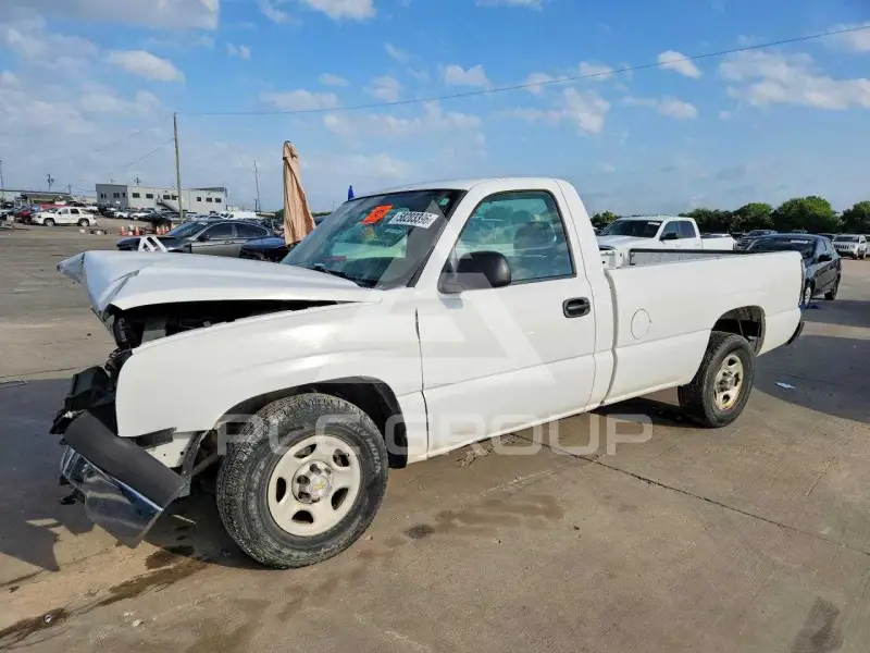 2004 Chevrolet Silverado photo