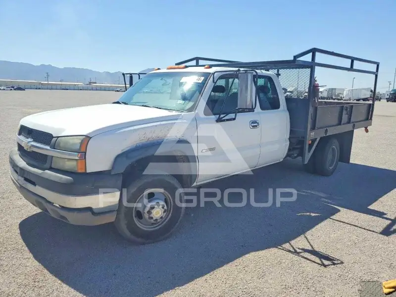 2004 Chevrolet Silverado photo