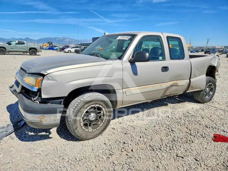 2004 Chevrolet Silverado photo