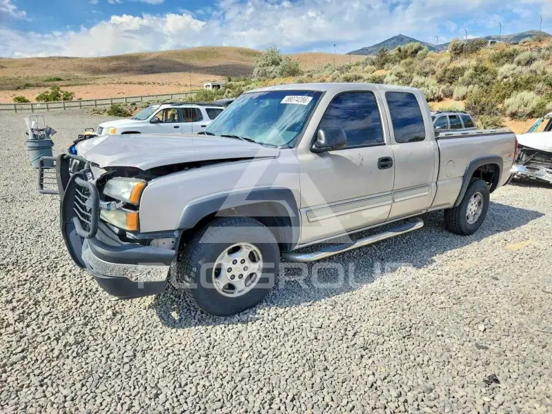 2004 Chevrolet Silverado photo