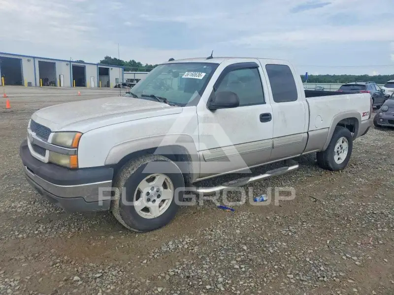 2004 Chevrolet Silverado photo