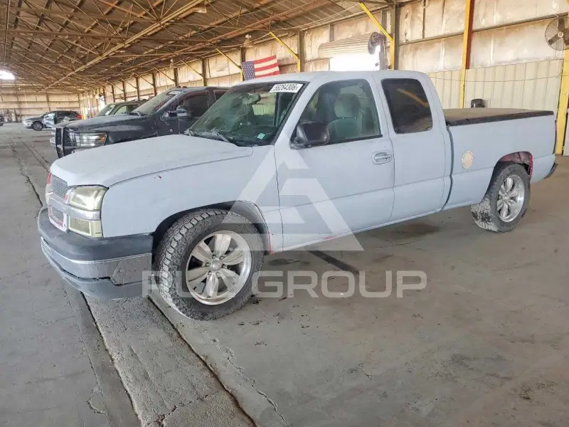 2004 Chevrolet Silverado photo