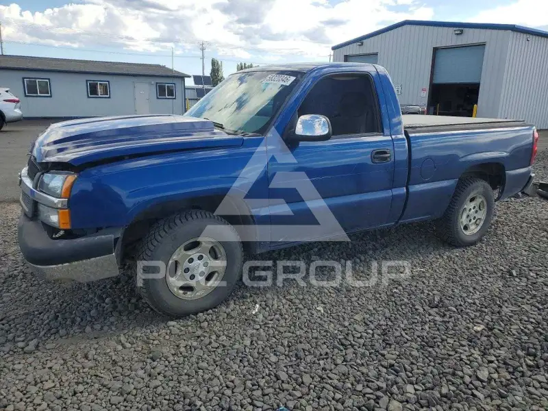 2004 Chevrolet Silverado photo