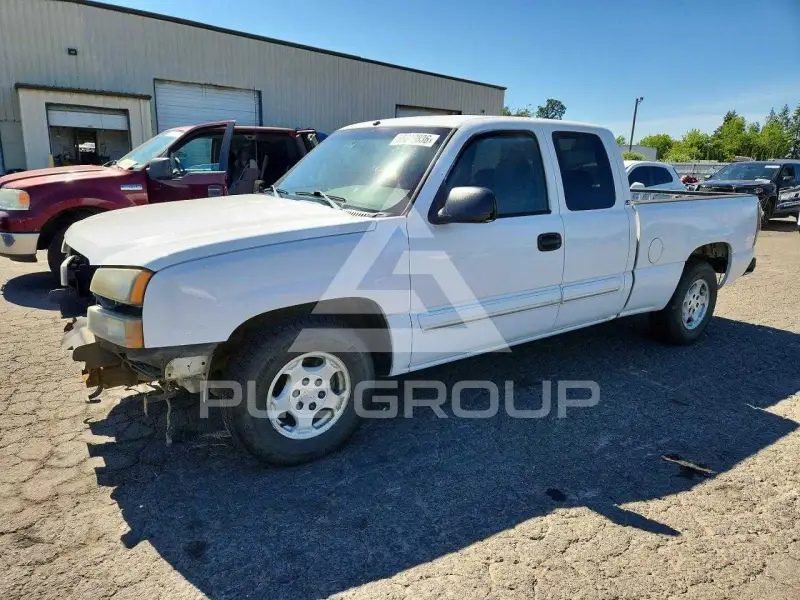 2004 Chevrolet Silverado photo