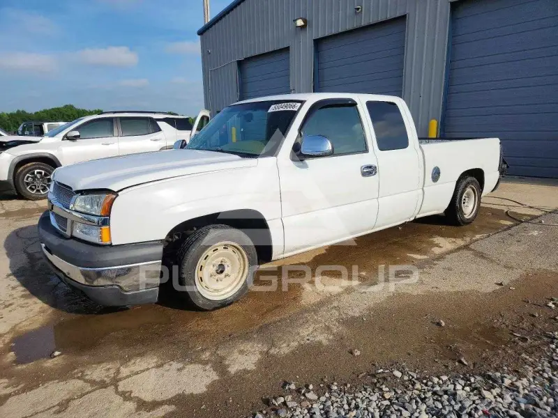 2004 Chevrolet Silverado photo