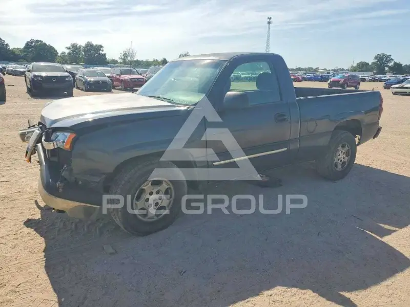 2004 Chevrolet Silverado photo