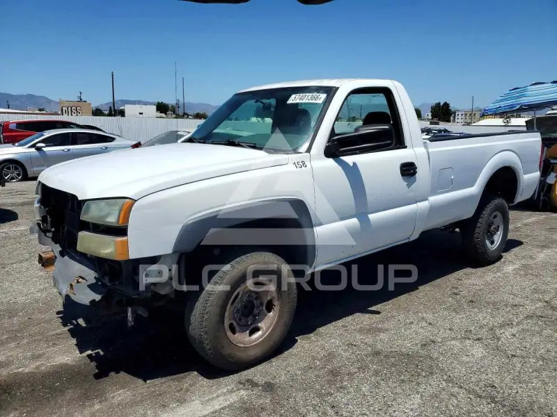 2004 Chevrolet Silverado photo