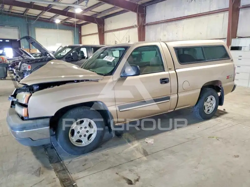 2004 Chevrolet Silverado photo