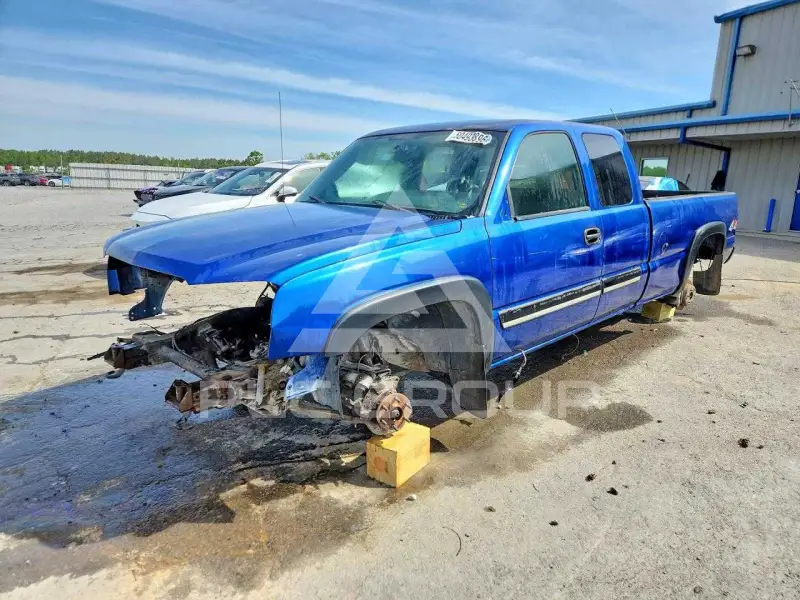 2004 Chevrolet Silverado photo