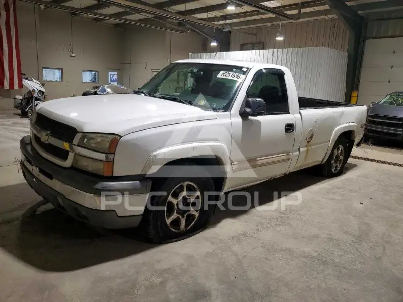 2004 Chevrolet Silverado photo