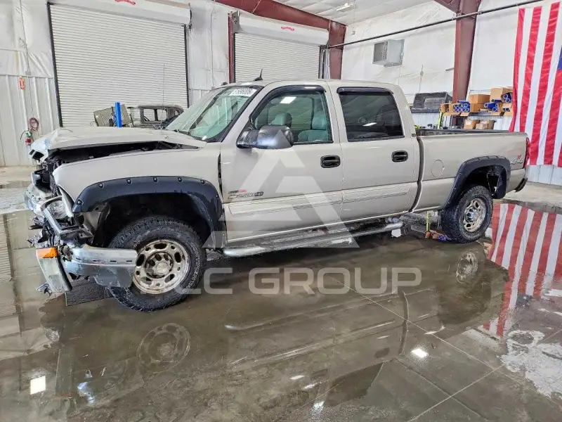 2004 Chevrolet Silverado photo