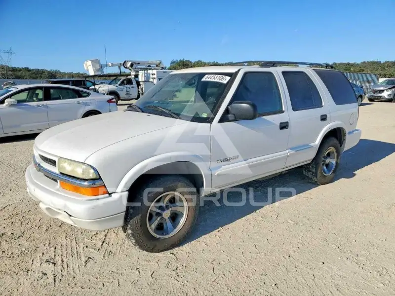 2004 Chevrolet Blazer photo