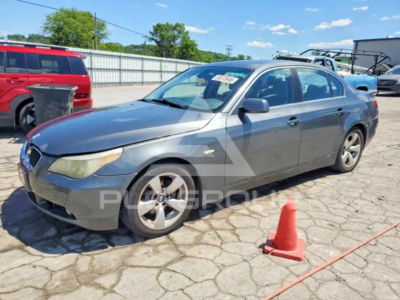 2004 BMW 530 photo