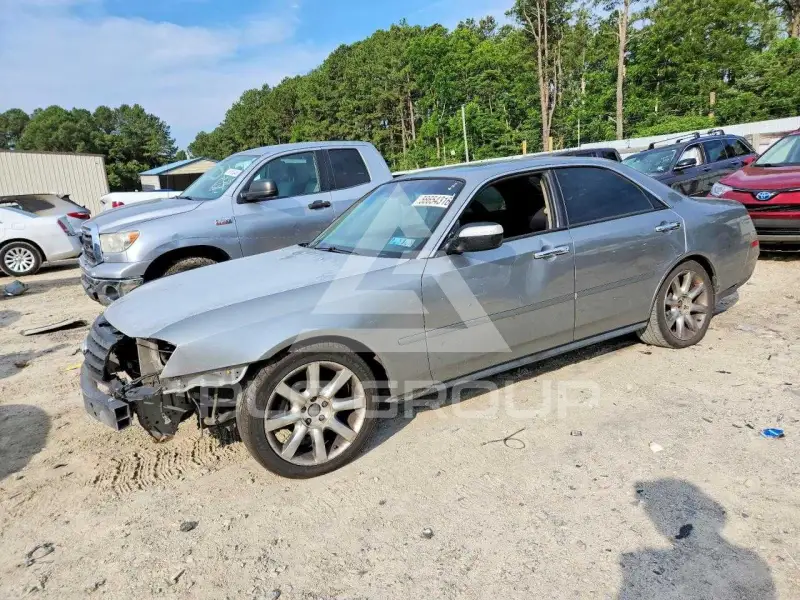 2004 Infinity M45 photo