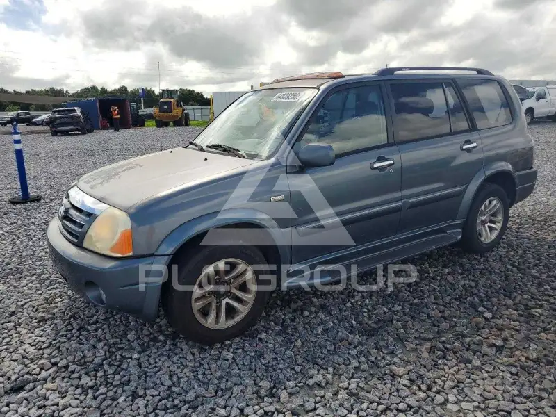 2004 Suzuki XL7 photo
