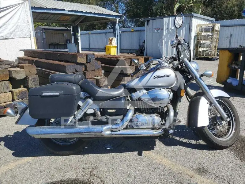 2004 Honda VT photo