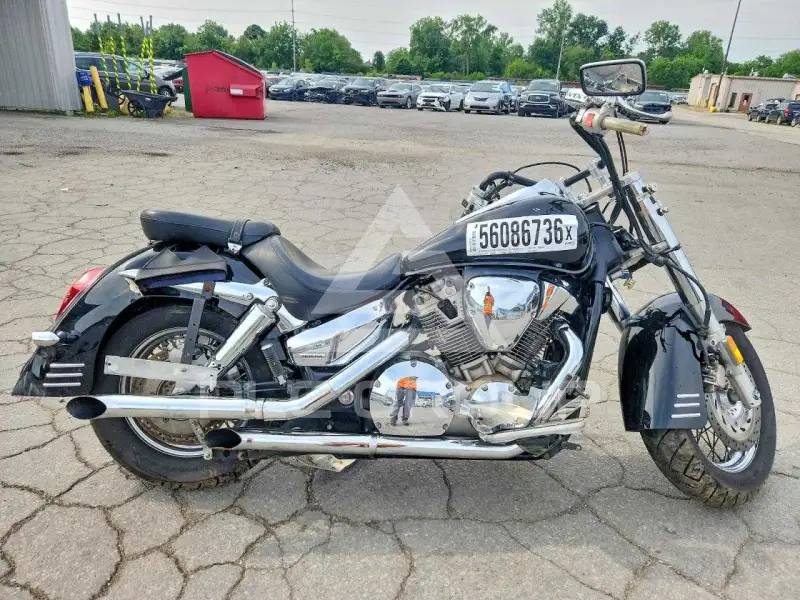 2004 Honda VT photo
