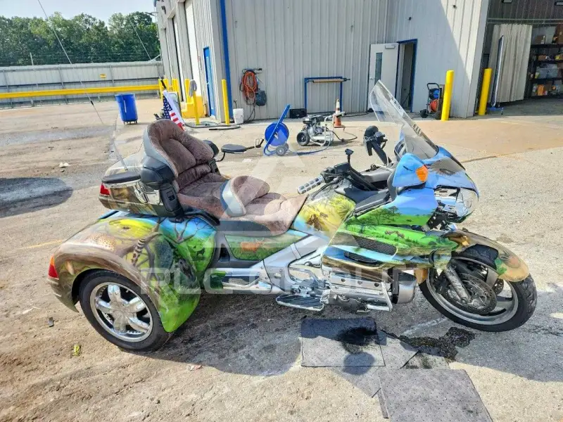 2004 Honda GL photo