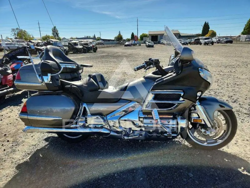 2004 Honda GL photo