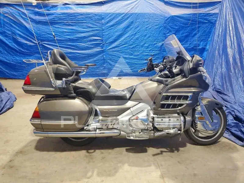 2004 Honda GL photo